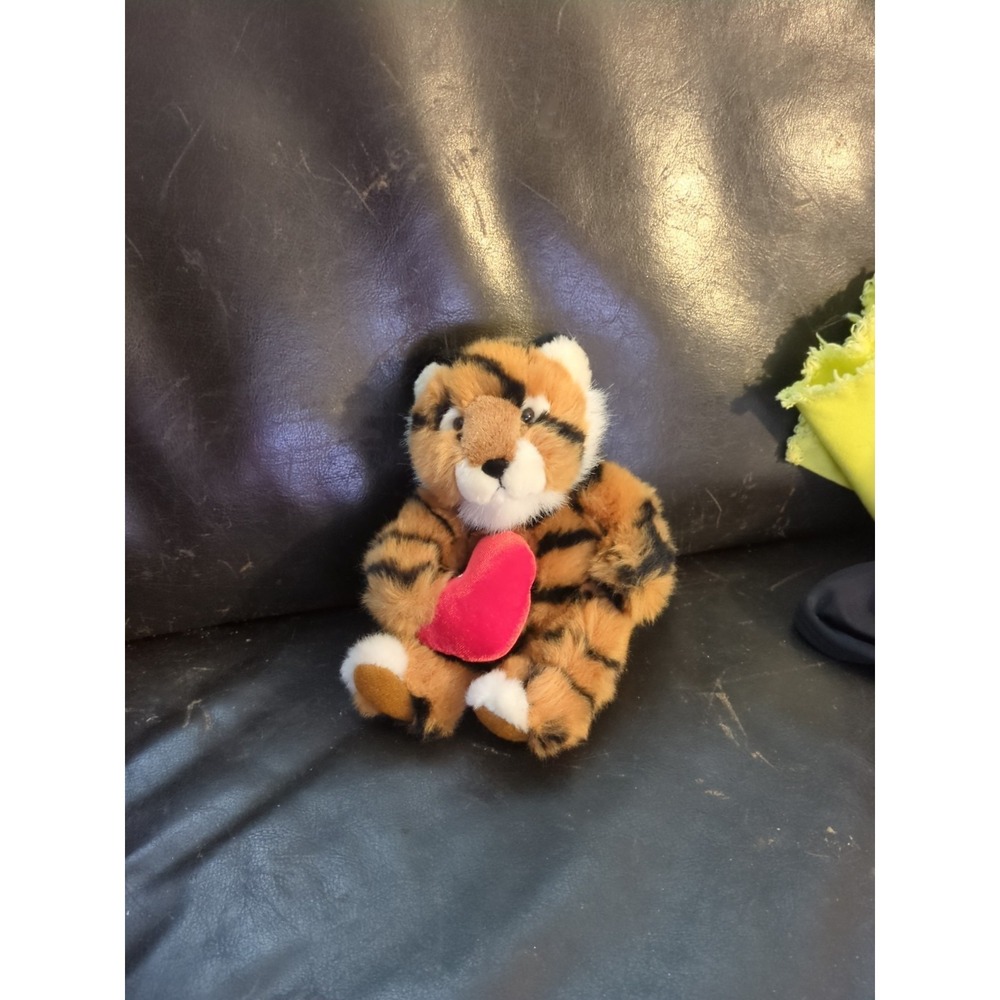 vintage Russ Tuffy Tiger Heart Bean Plush EUC